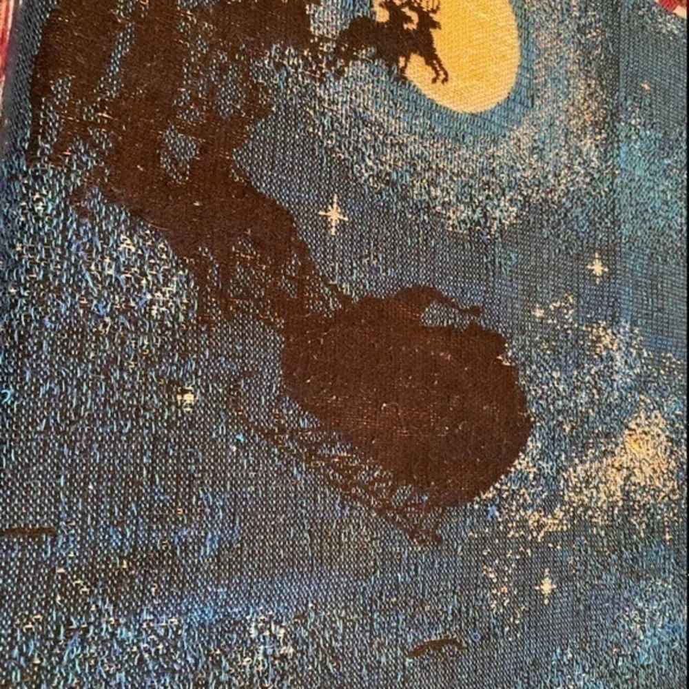 HOLIDAY LITE HOUSE THROW BEAUTIFUL